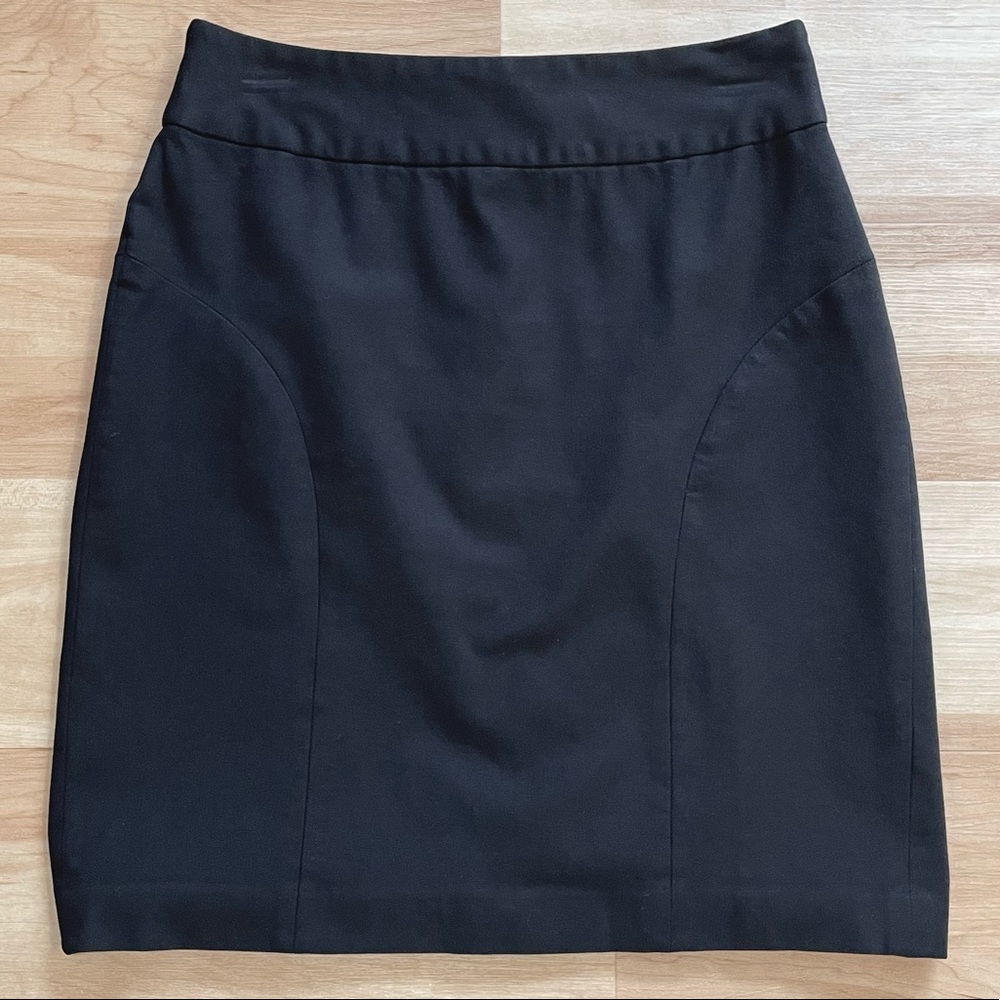 Banana Republic Black Pencil Skirt Sz 4P - GUC